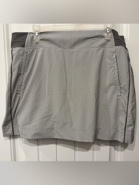 Athleta Brooklyn Gray and White Striped Athletic Skort with Zip Pockets